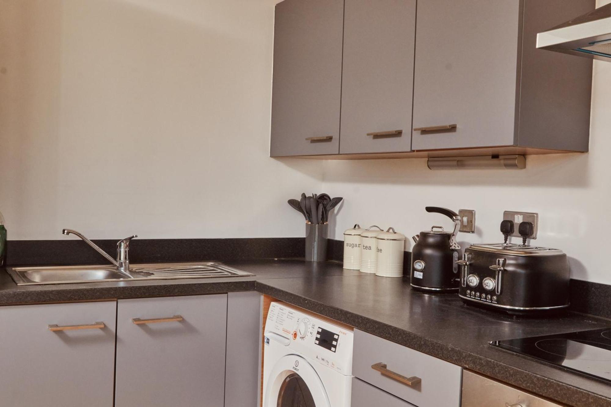 Central Leeds Dock Apt, Free Secure Parking! 2 Bed ภายนอก รูปภาพ
