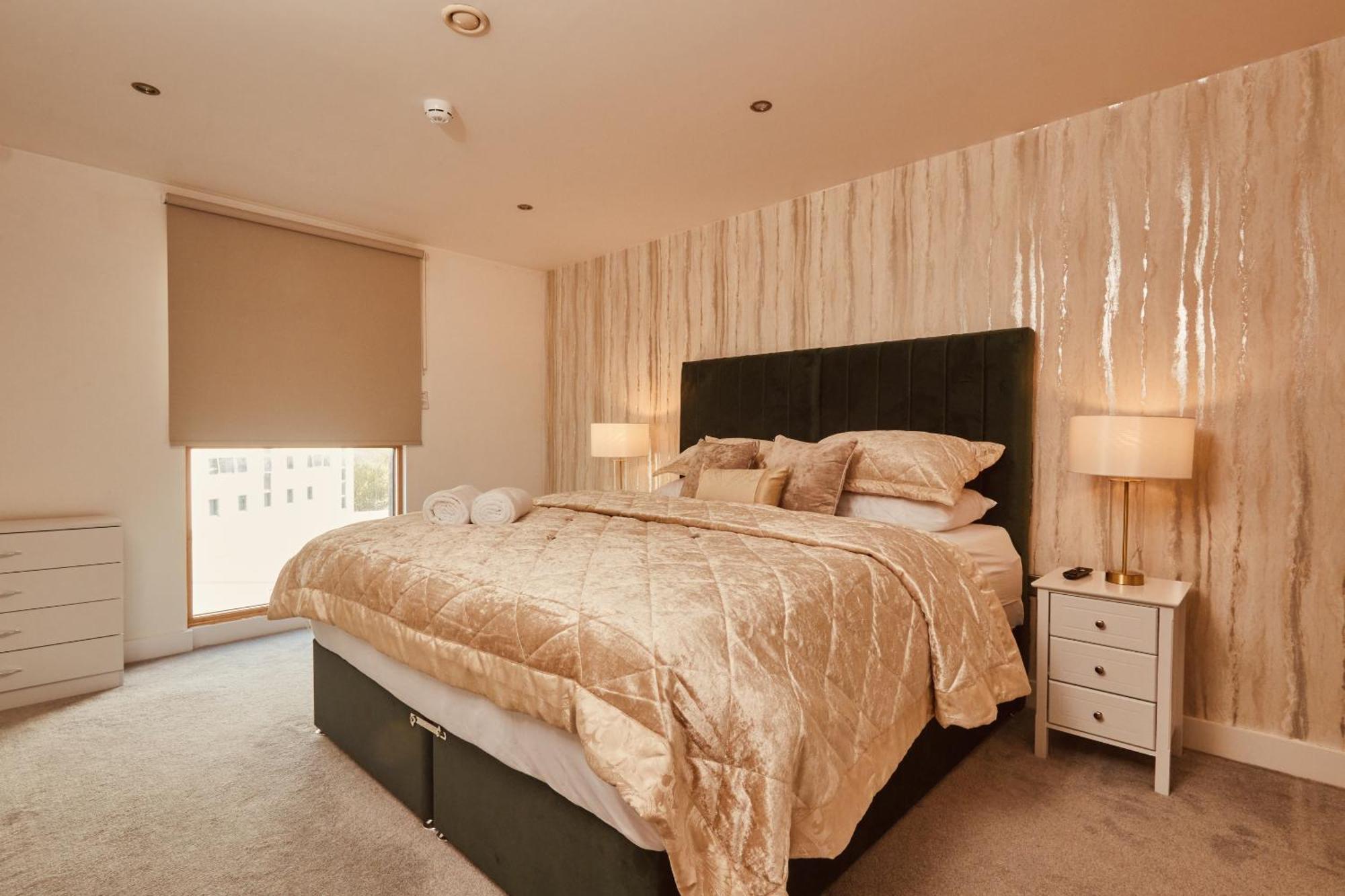 Central Leeds Dock Apt, Free Secure Parking! 2 Bed ภายนอก รูปภาพ