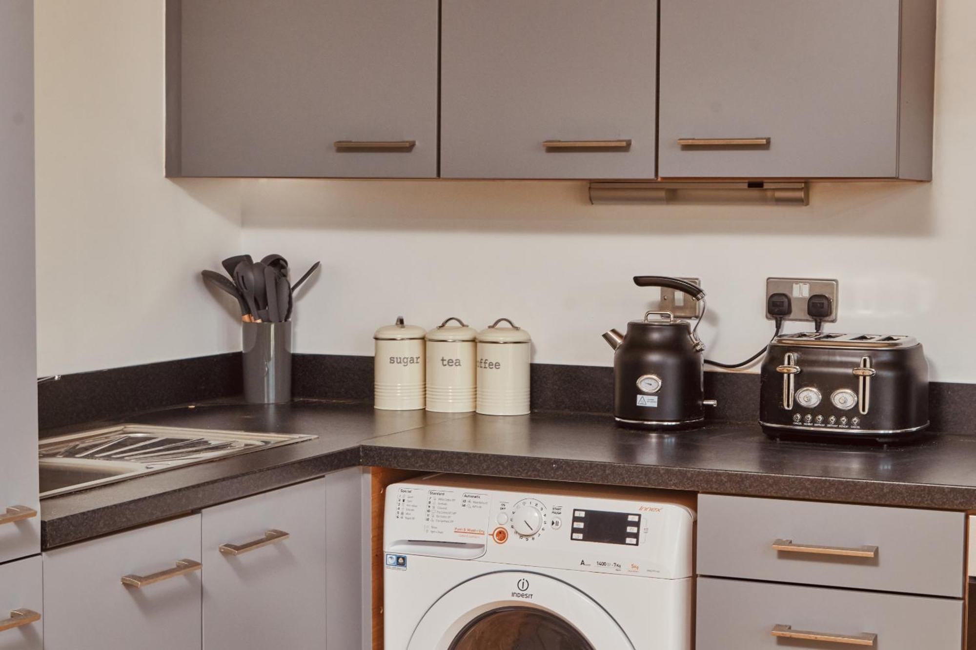 Central Leeds Dock Apt, Free Secure Parking! 2 Bed ภายนอก รูปภาพ