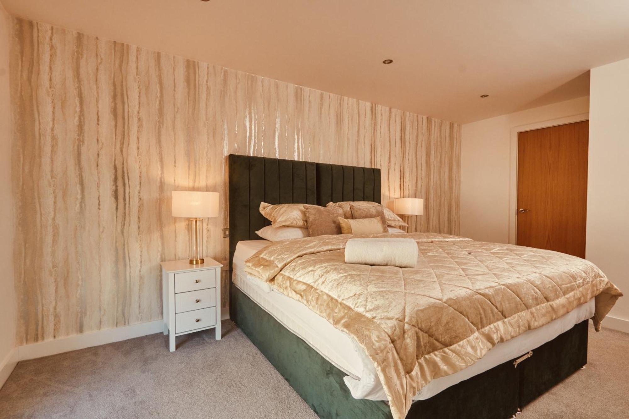 Central Leeds Dock Apt, Free Secure Parking! 2 Bed ภายนอก รูปภาพ