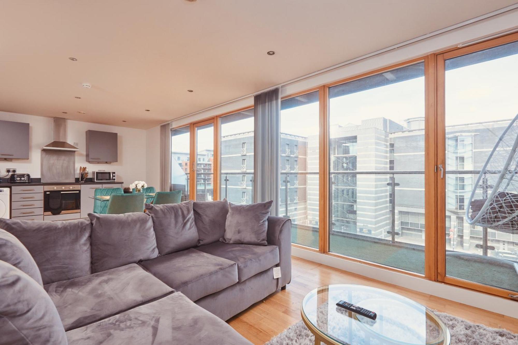 Central Leeds Dock Apt, Free Secure Parking! 2 Bed ภายนอก รูปภาพ